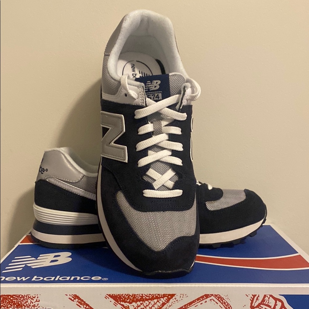 New Balance Classic Men's Black and Gray Sneakers